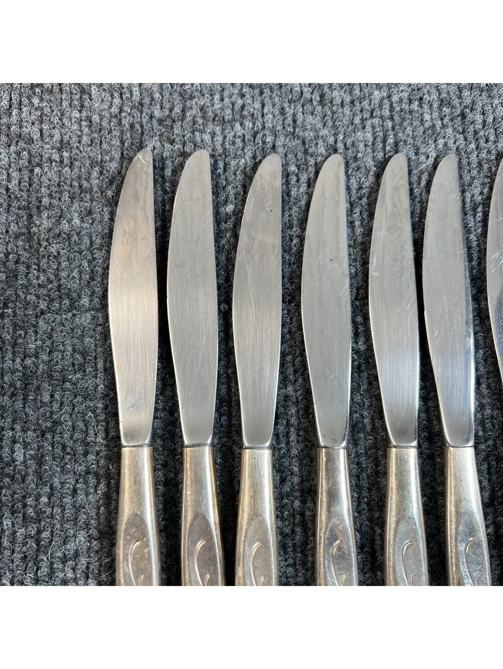 oneida flight stainless flatware 9 Dinner Knives